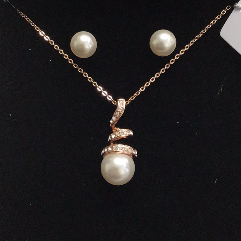 NIC & SYD Pendant Necklace and Earring’s set with genuine SWAROVSKI crystals